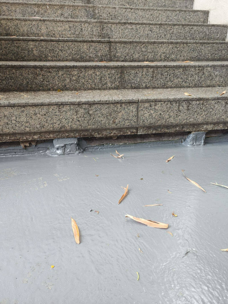 AVM System 620 applied to pedestal and paver assembly at Honolulu Museum of Arts